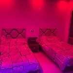 بموقع متميز شقه فندقيه